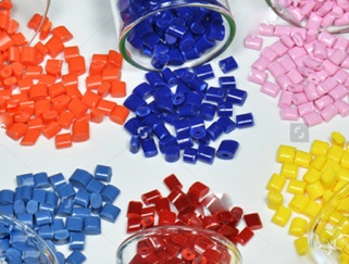 赋能高铁内饰：增强尼龙的性能优势与应用价值