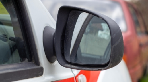 增强尼龙：赋能汽车后视镜的高性能材料之选