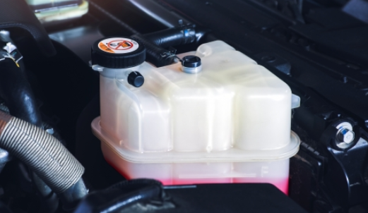 增强尼龙赋能冷却液储液罐：四大核心优势驱动汽车冷却系统升级